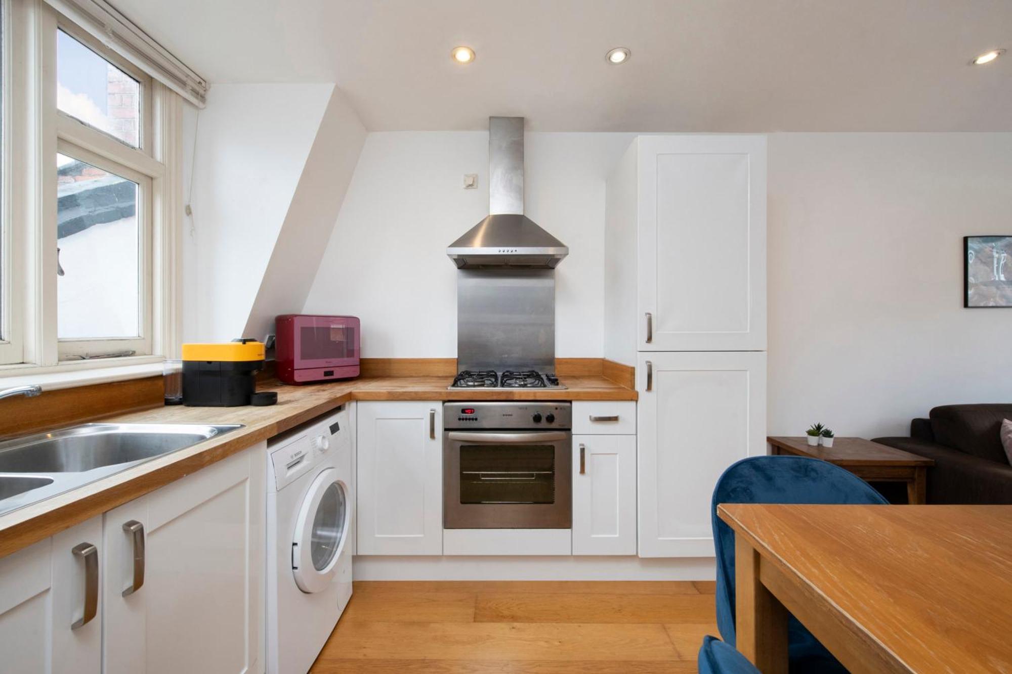 The Hideaway - Oxford Circus - By Frankie Says Apartamento